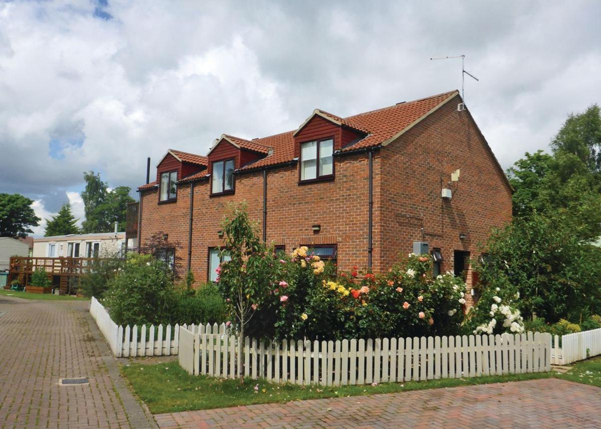 Weir Country Park Hotel Holtby Eksteriør billede