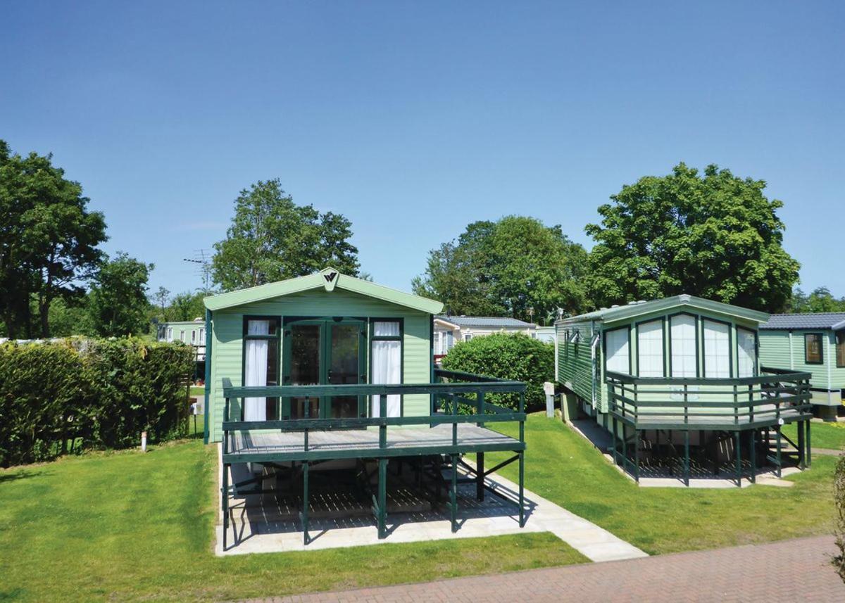 Weir Country Park Hotel Holtby Eksteriør billede